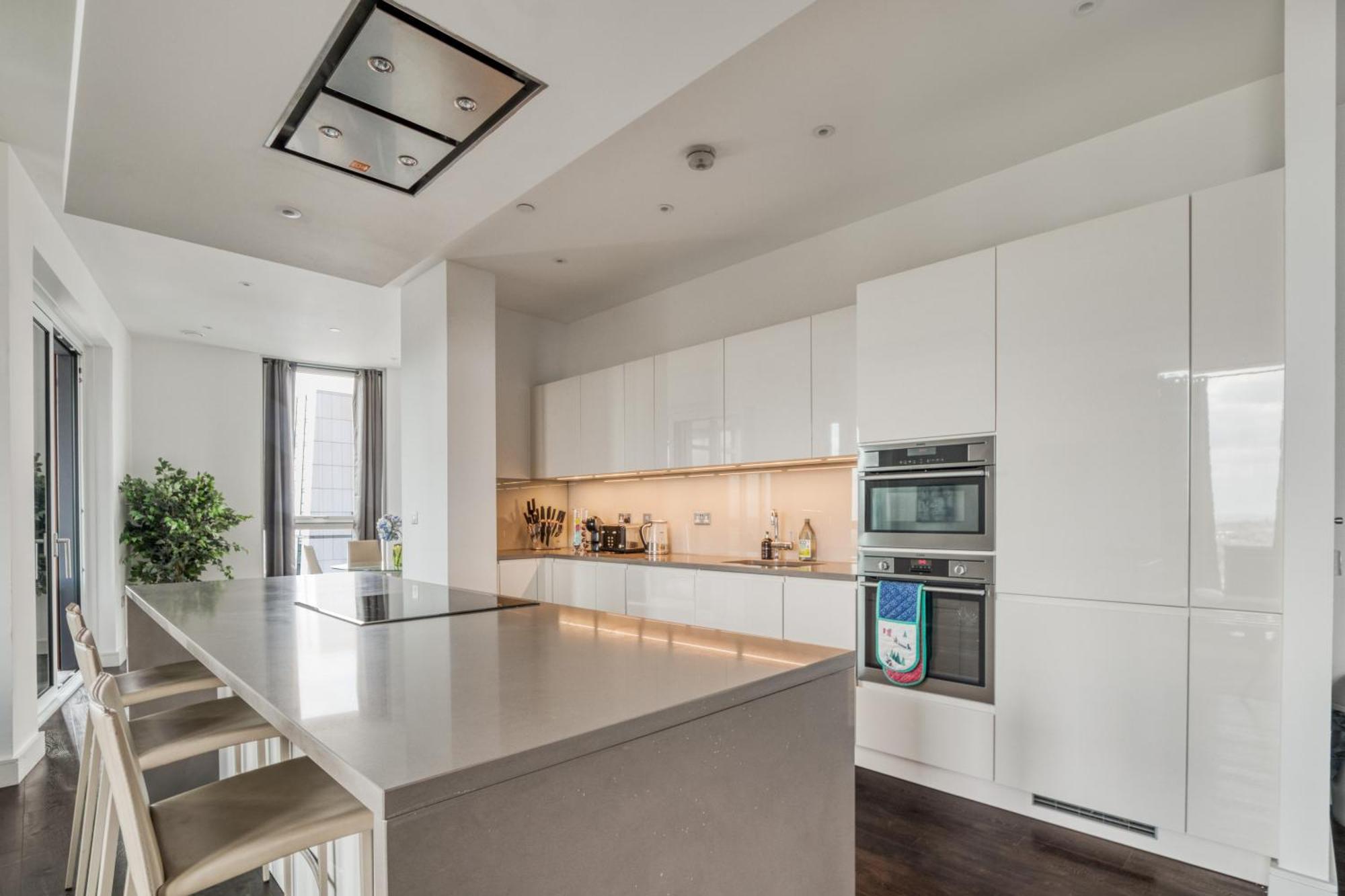 Stunning 360º View Luxurious Penthouse Apartment London Exterior photo