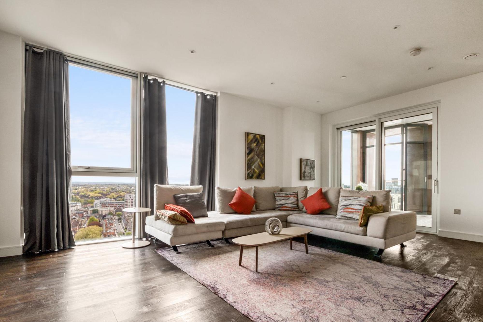 Stunning 360º View Luxurious Penthouse Apartment London Exterior photo