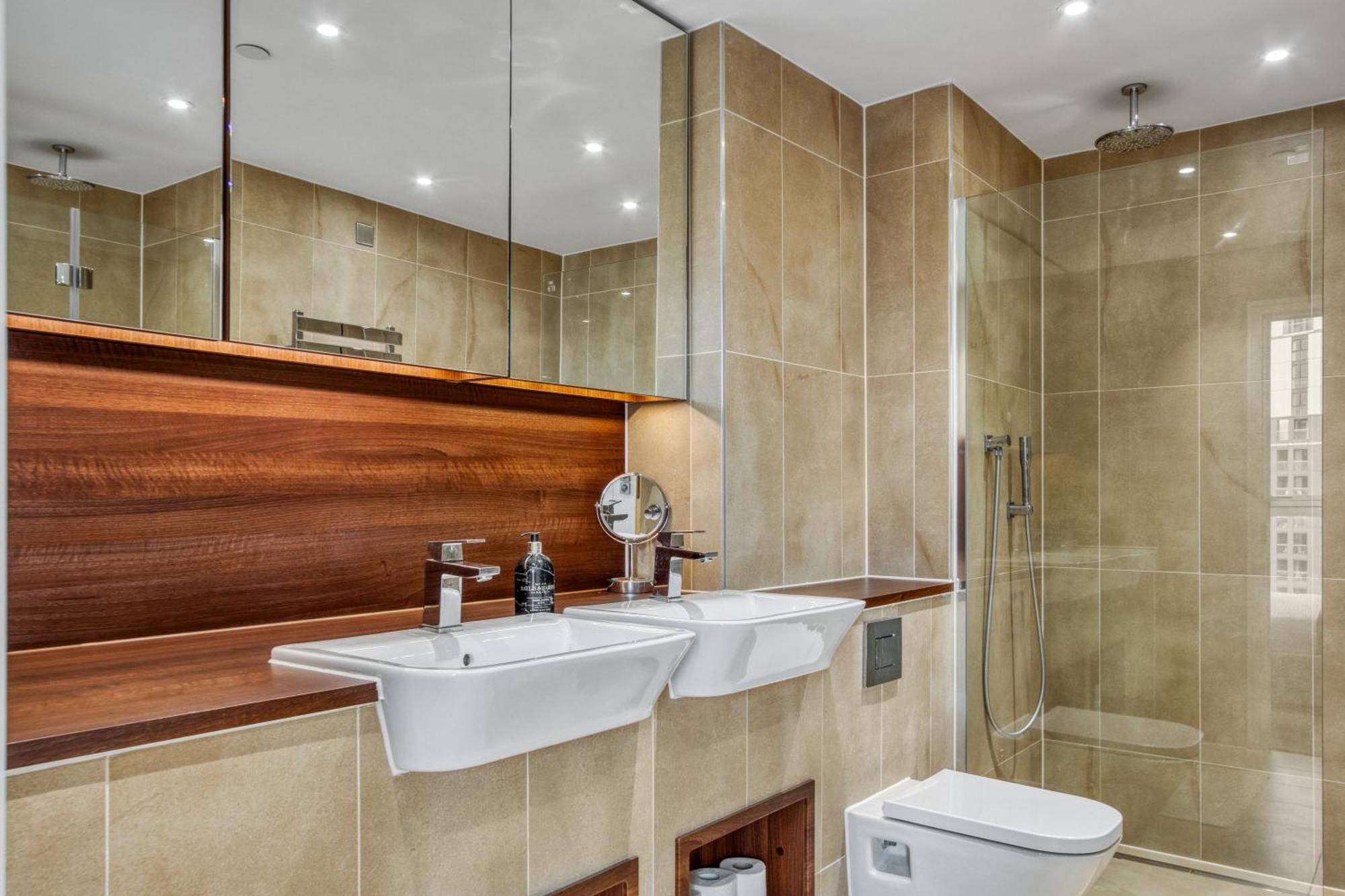 Stunning 360º View Luxurious Penthouse Apartment London Exterior photo