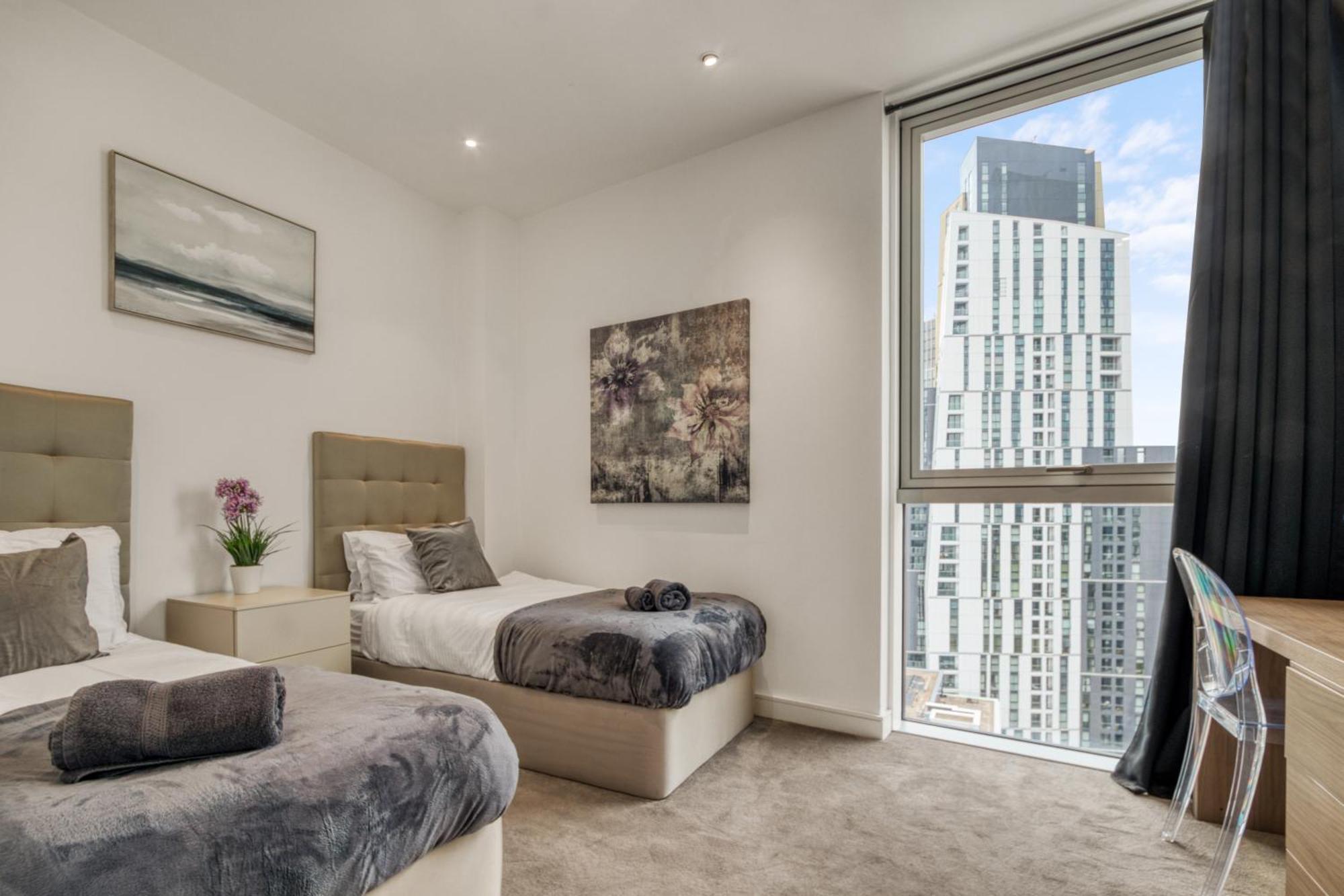 Stunning 360º View Luxurious Penthouse Apartment London Exterior photo